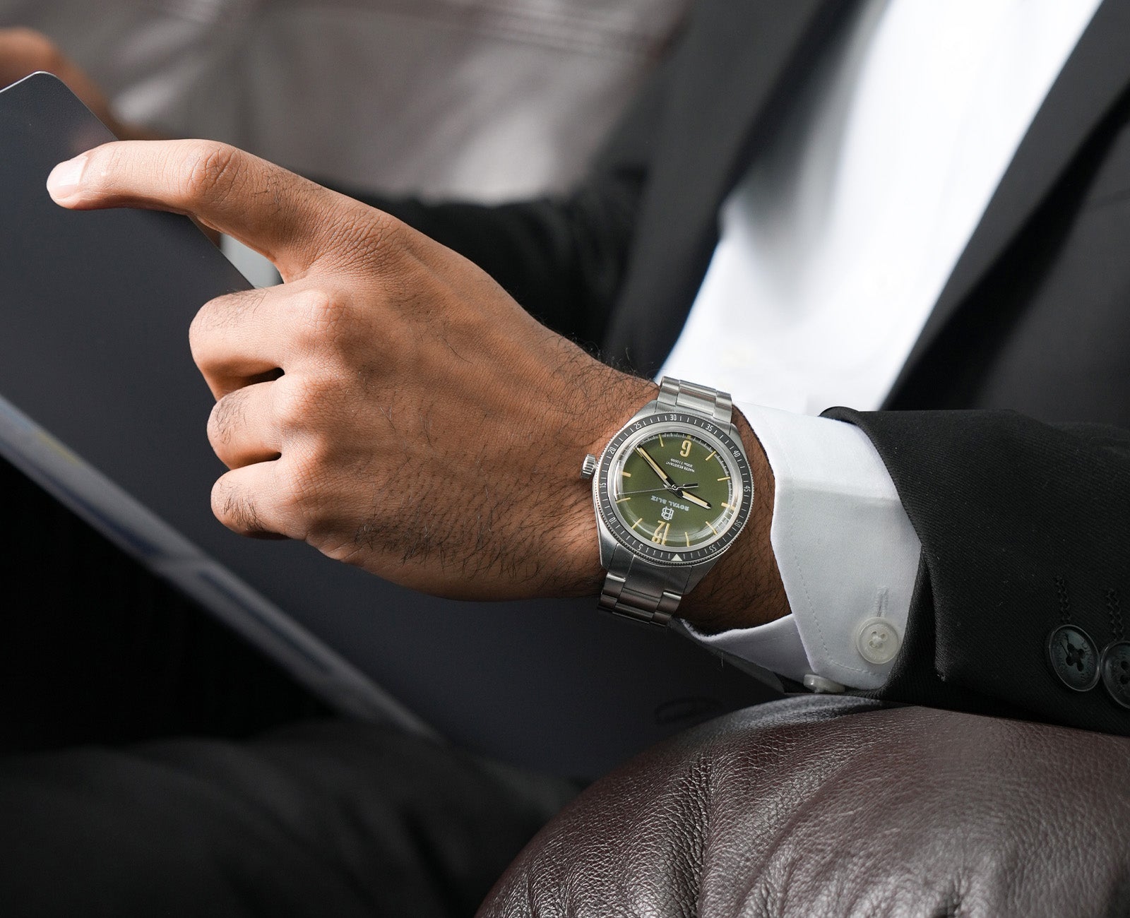 Royal Bliz Aqua Classic Watch in Green Dial